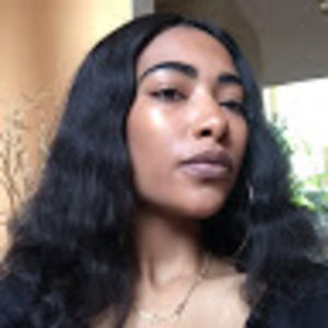 Meet your Posher, Alexis